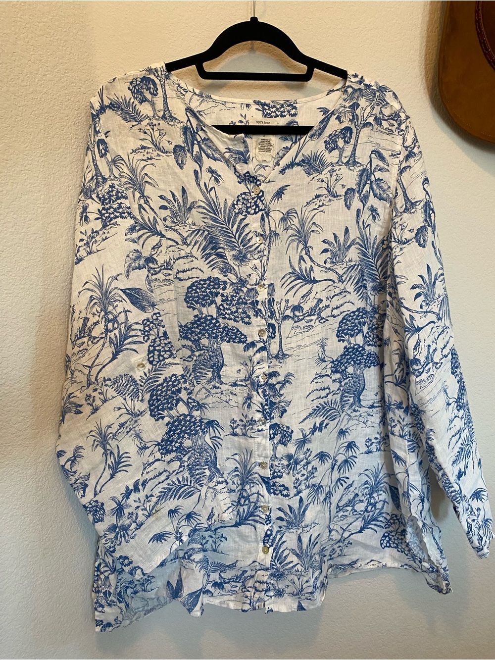 100% linen Blue & White Printed Button-Up Shirt
